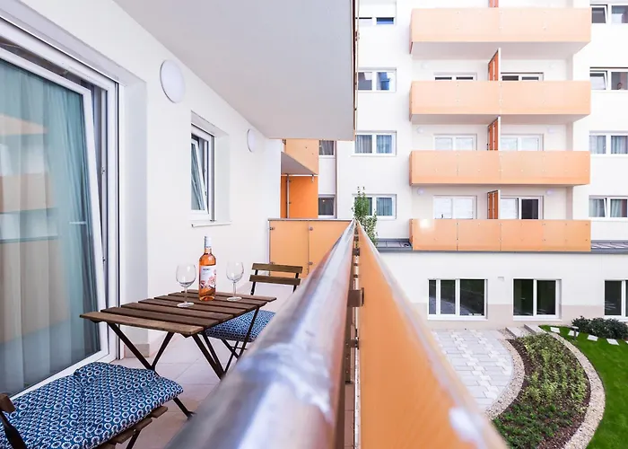 Swu Broadway Guest house 4*