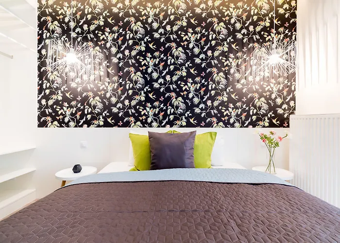 Swu Broadway Guest house 4*