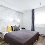Konukevi Swu Broadway 4*