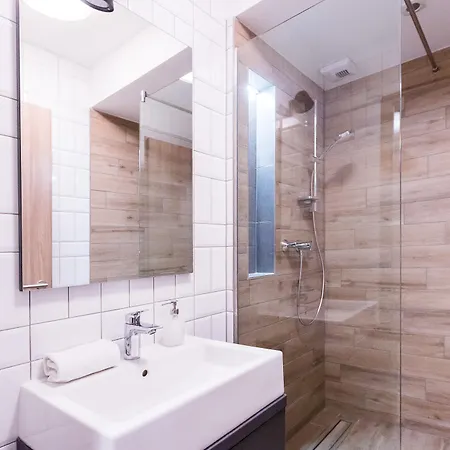 Chalet Swu Broadway Budapest