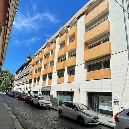 Swu Broadway Chalet Budapest