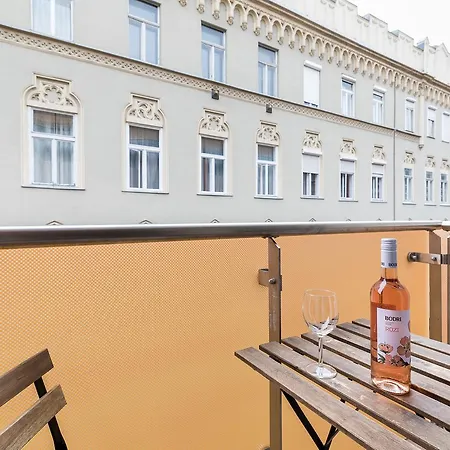 Swu Broadway Πανσιόν