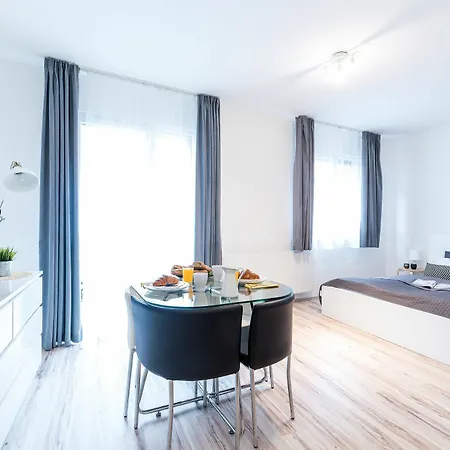 Swu Broadway Gæstehus 4*